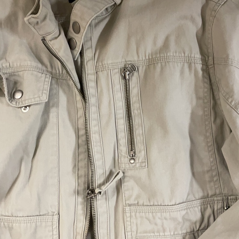 Jacket - Picture 3 of 4